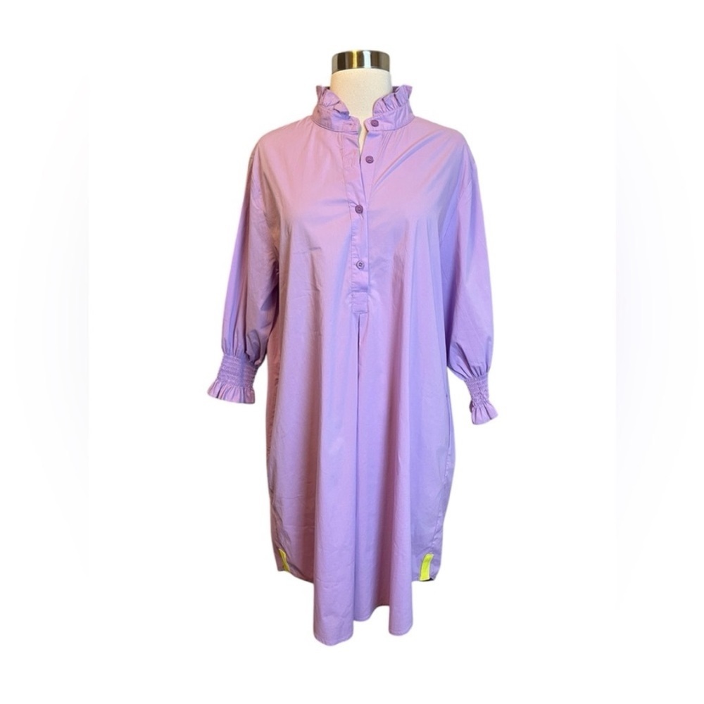 Caryn Lawn Kimberly Dress OS Lilac Preppy Shift Ruffle Neck Travel Spring Lagen
